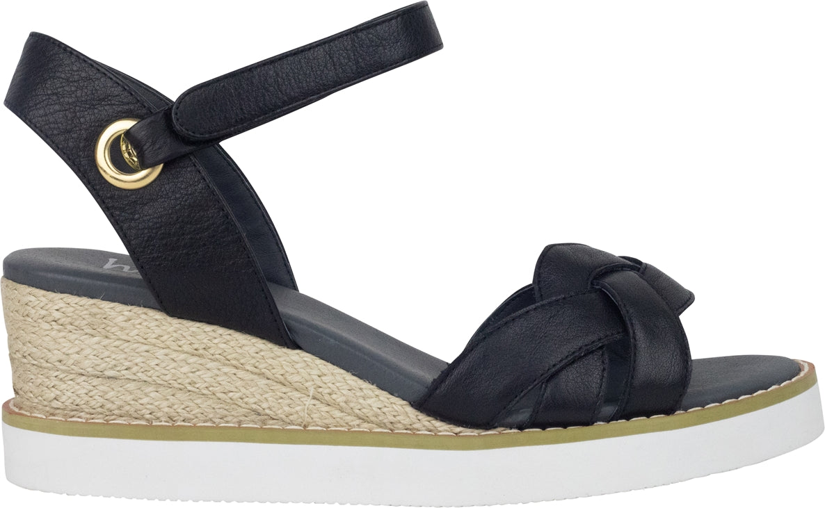 Hinako Medina wedges