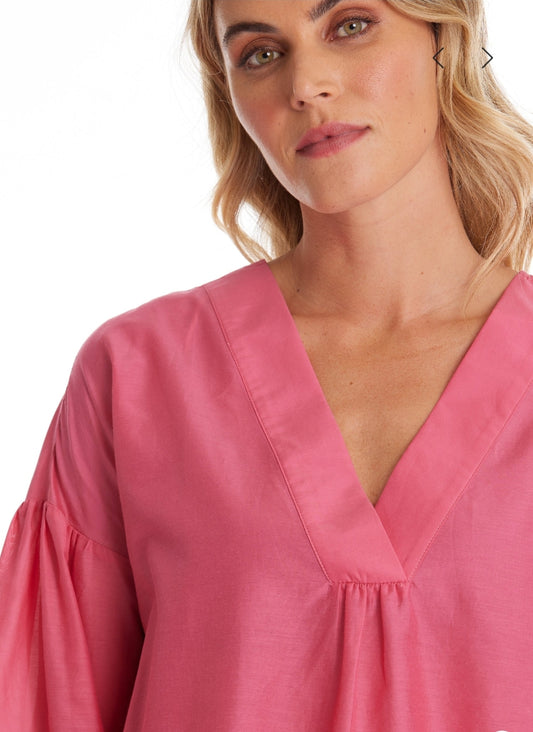 Marco Polo V neck top Hibiscus