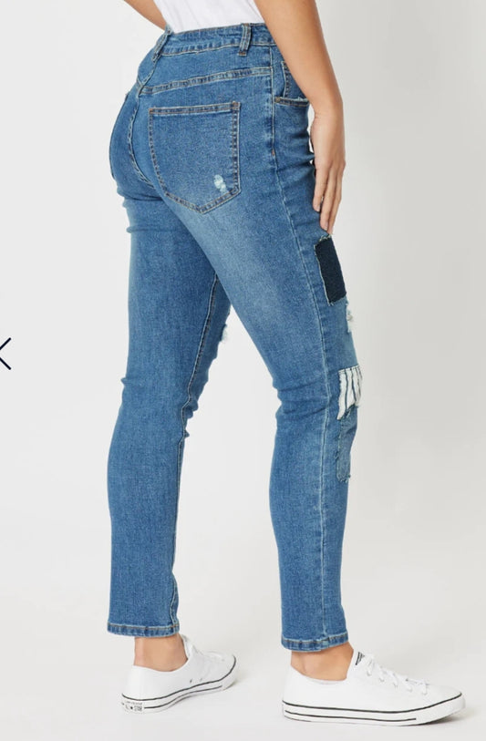 Threadz Sofia patch jean