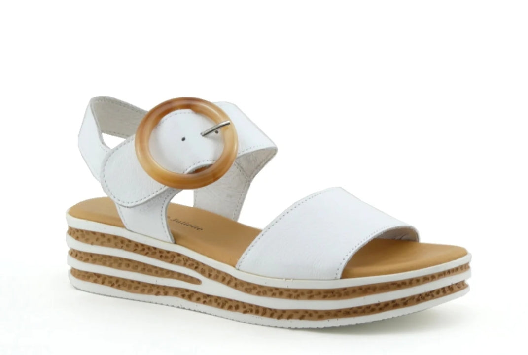 Django and Juliette Cubbie white