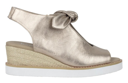 Hinako wedges in gold